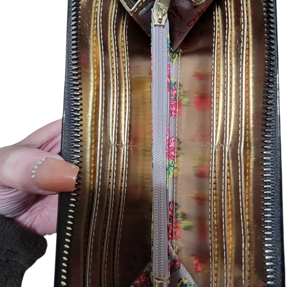 Betsey Johnson Black Patent Wallet - Picture 3 of 3